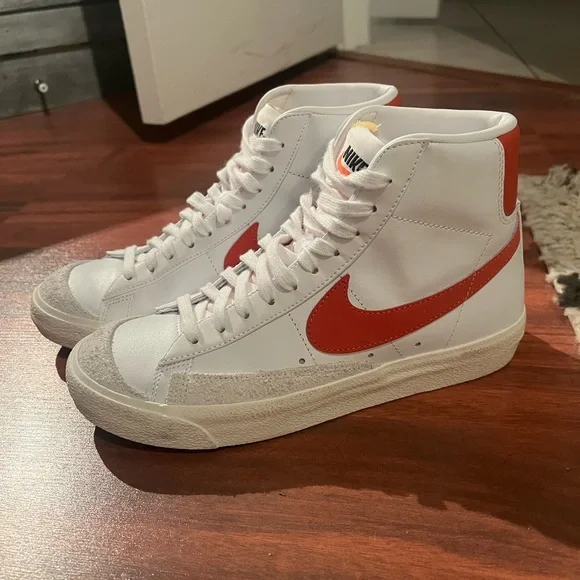 Nike | Shoes | Nike Blazer Mid 77 Vintage White Mantra  display picture 3